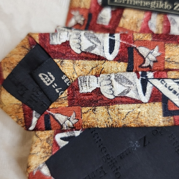 ERMENEGILDO ZEGNA Exclusive Design 100% Silk Printed Tie - Picture 10 of 11